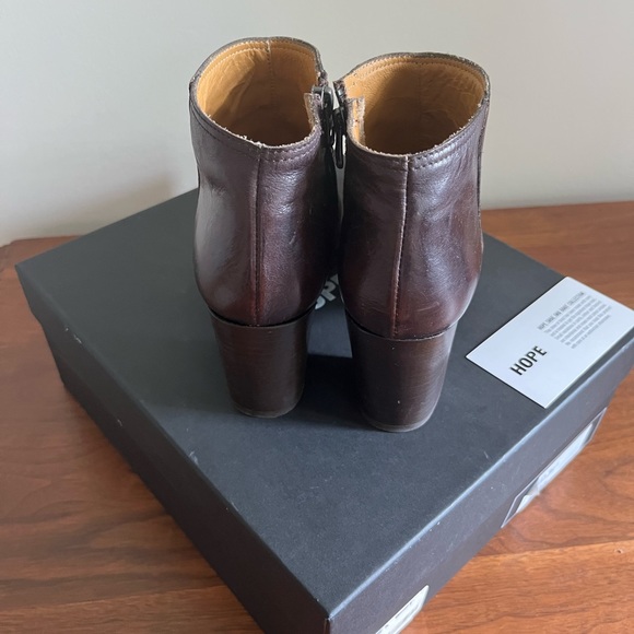 Gorgeous deep brown leather ankle boots by Hope Stockholm! Nearly new, size 7. - Picture 3 of 13